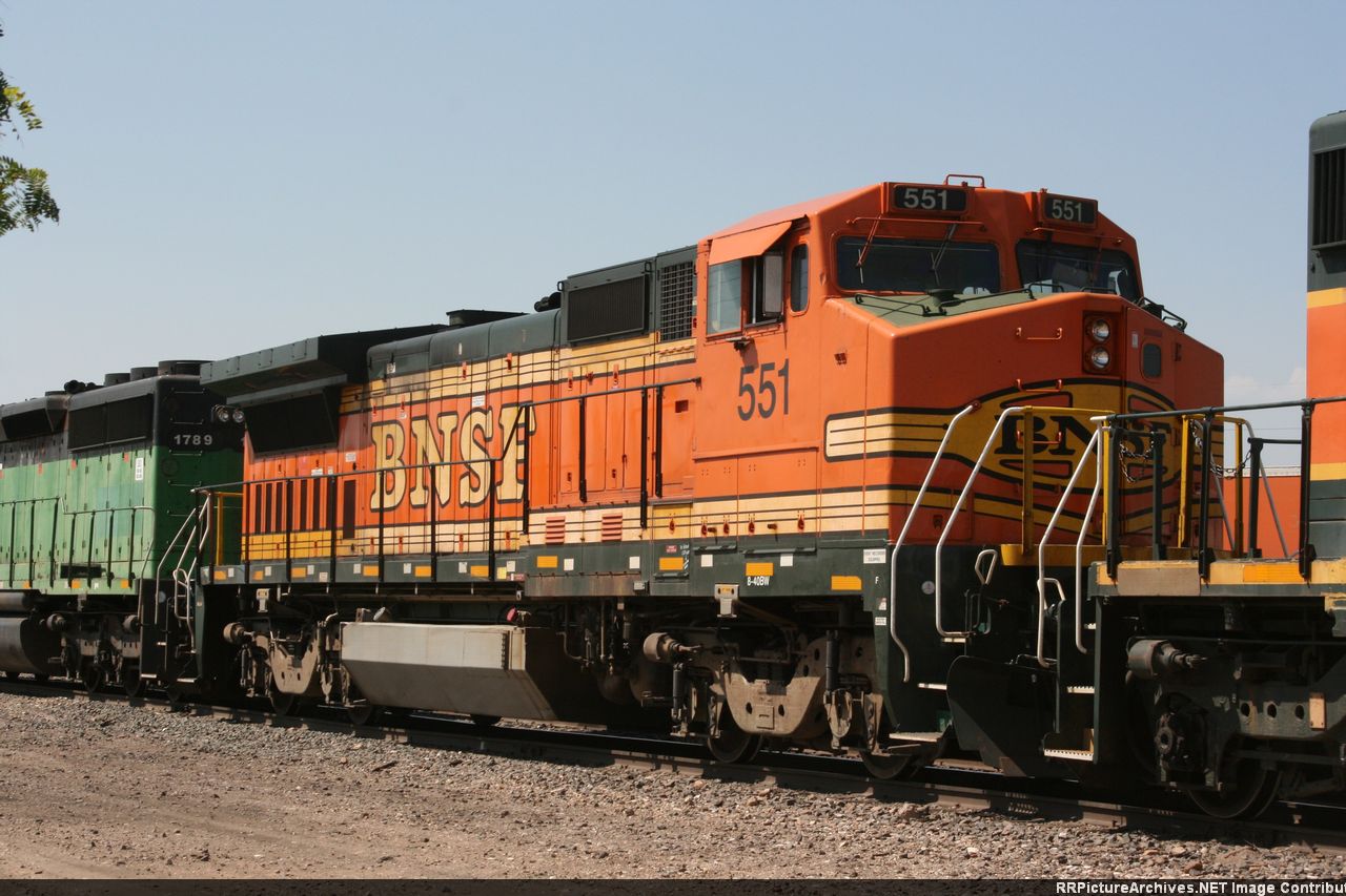 BNSF 551